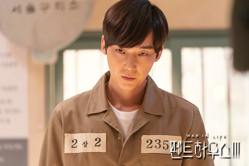 這些韓星都穿過囚服!《上流戰爭3》尹鐘焄、玄彬穿囚服也帥氣,這位更是最帥死刑犯