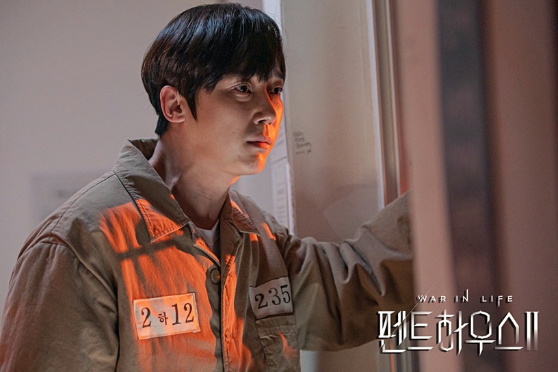 這些韓星都穿過囚服!《上流戰爭3》尹鐘焄、玄彬穿囚服也帥氣,這位更是最帥死刑犯