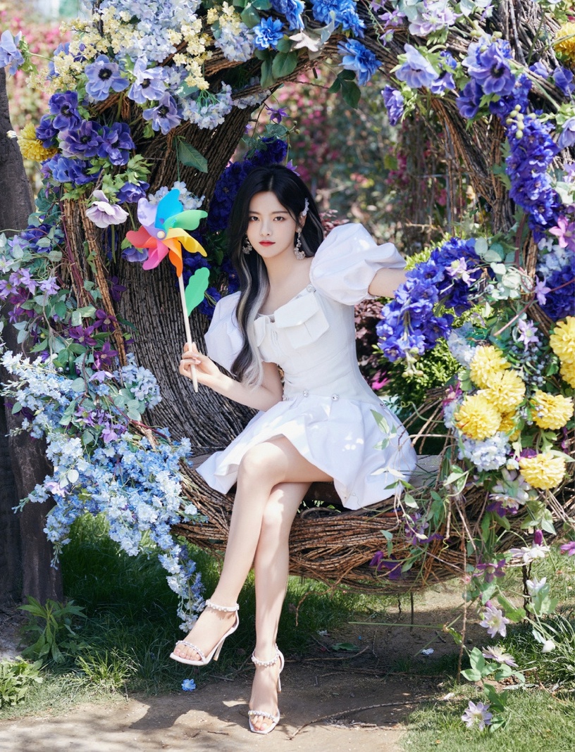 楊超越/夏日白洋裝造型