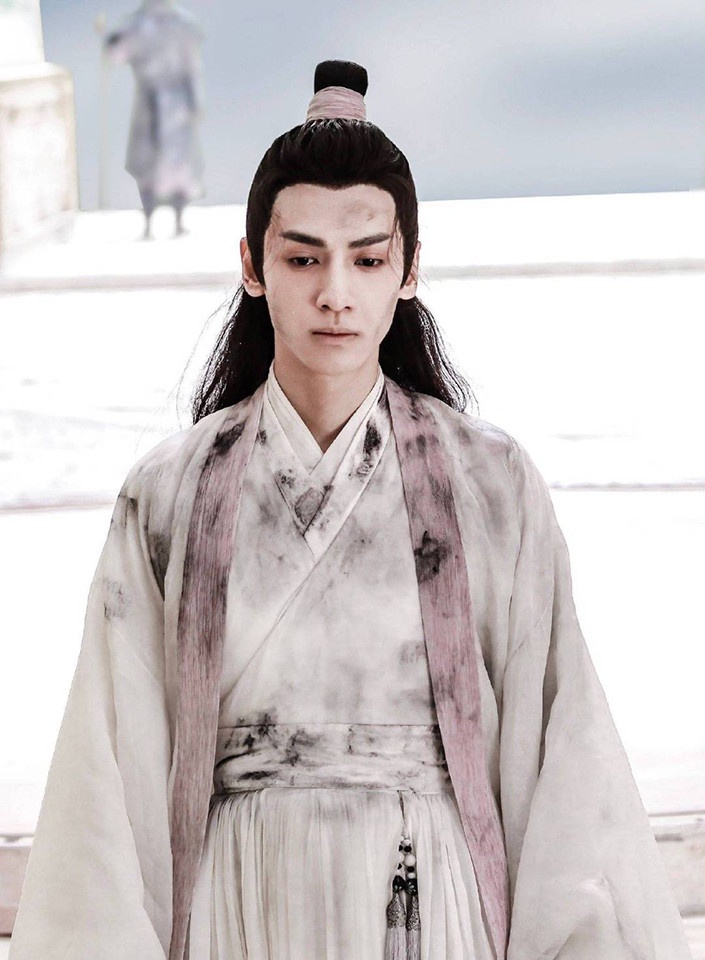 古裝美男「戰損妝」造型7:羅雲熙 飾演《香蜜沉沉燼如霜》潤玉
