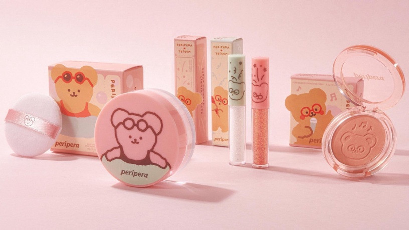 韓國彩妝品牌Peripera和文創品牌「TETEUM眼鏡小熊」聯名合作，推出超可愛的聯名彩妝～