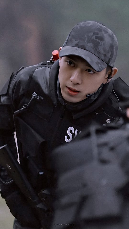 陸劇男星「特警造型」3:李現 飾演《南方有喬木》常劍雄