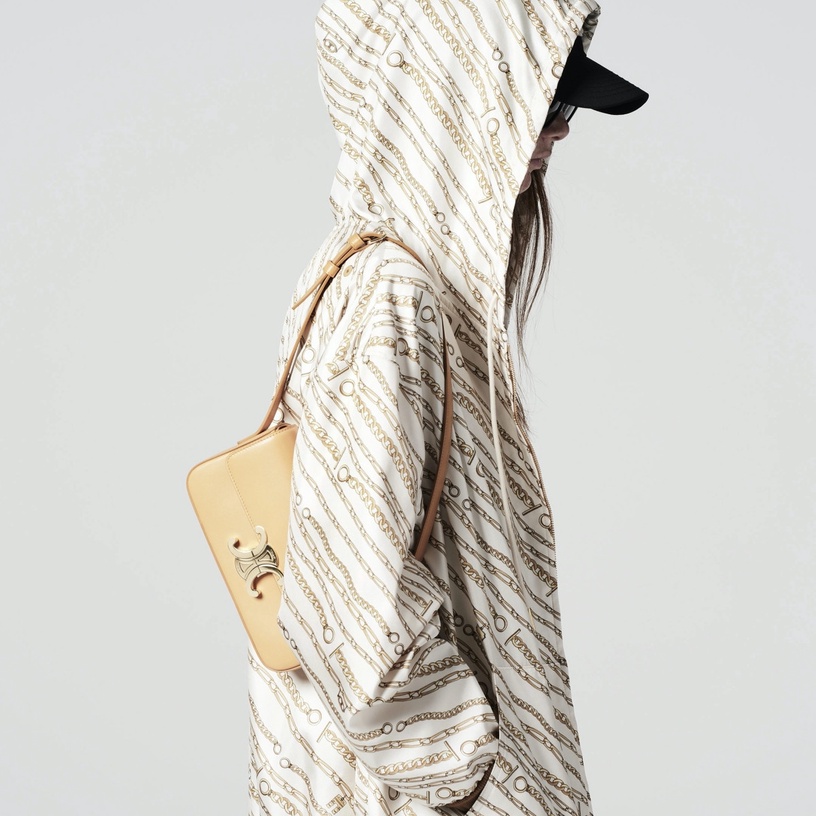 2021絕美「燕麥奶色」精品包推薦!GUCCI馬銜扣太美,CELINE、BURBERRY半月包更是搶翻