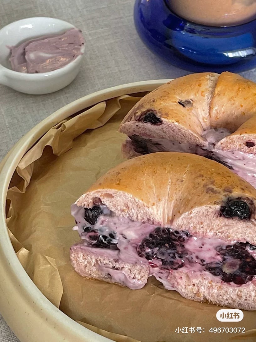 宅家一週早餐,貝果食譜推薦8:黑莓優格貝果