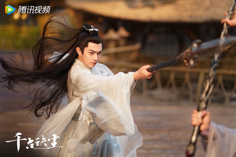 古裝劇《千古玦塵》古裝男神1:許凱 飾演 白玦/清穆/柏玄