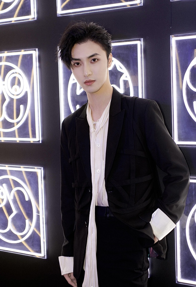 古裝劇《千古玦塵》古裝男神10:高寒 飾演 長闕