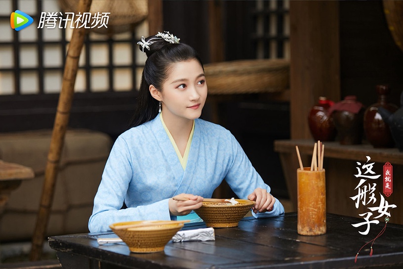 古裝被嫌醜的陸劇女星4:關曉彤《鳳囚凰》