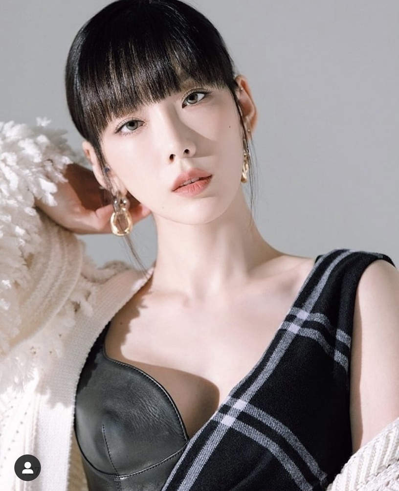 盤點8組撞衫的韓國女星!韓素希撞衫NANA沒輸,金素妍&宋慧喬穿同款黑裙不同氣質