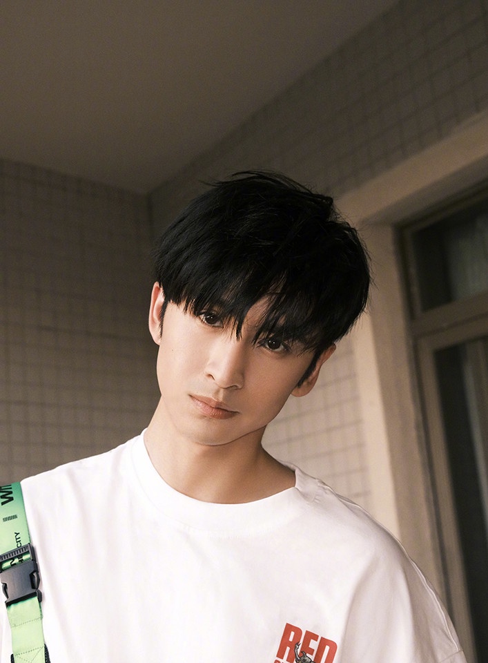 2021上半年「帥度不輸男主」的陸劇男配8:張雲龍 飾演《海上繁花》邵振嶸