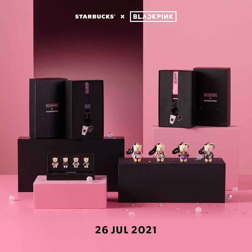 BLACKPINK x 星巴克夢幻聯名,粉色保溫瓶、亮片玻璃杯,還有手提袋等周邊商品!