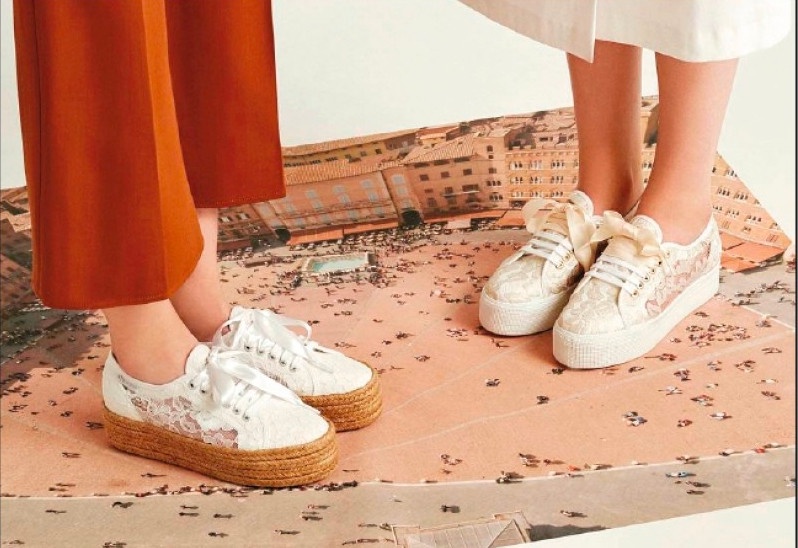 增高神器!8款人氣焦糖餅乾鞋特搜,CONVERSE波浪鞋底太帥氣,NIKE、PUMA超顯腿長