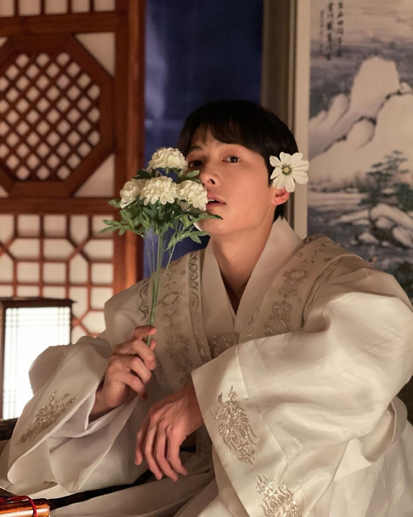 2021日網人氣票選「30歲以上韓國男星」TOP20!金秀賢、李棟旭不在前十,朴敘俊僅第四