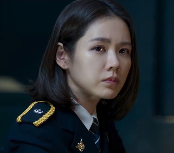韓劇女神評價兩極的造型!《屍戰朝鮮》全智賢短髮網不愛?宋智孝這套爆乳禮服網罵翻!