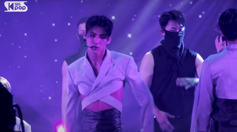 韓網熱議「180cm長腿」男團主舞盤點:EXO KAI