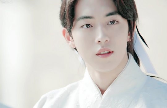 《無法抗拒的他》韓素希被導演拍醜了?5部毀顏值的韓劇,神顏車銀優&NANA都不敵醜造型