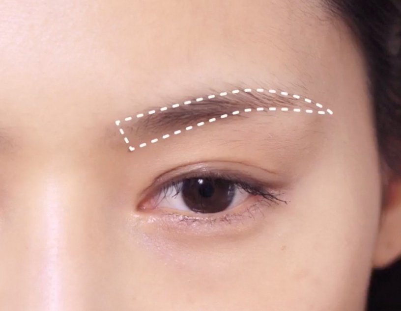 畫自然眉毛STEP1:修眉