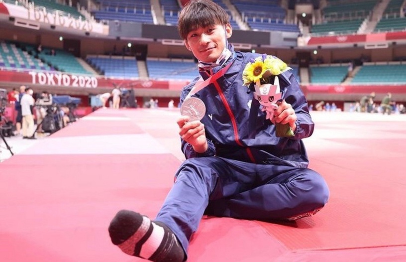 櫻花妹也瘋狂!柔道天菜「楊勇緯」創新紀錄秒吸上萬粉,證實沒女友、私下超會穿搭