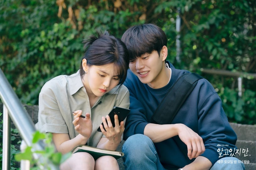 Netflix《無法抗拒的他》宋江人氣輸男二?度赫5貼心細節,逛街全程寵溺&見情敵這動作有玄機?
