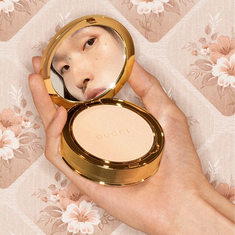 GUCCI首款氣墊登場,絕美嫩粉外殼搭配印花太美