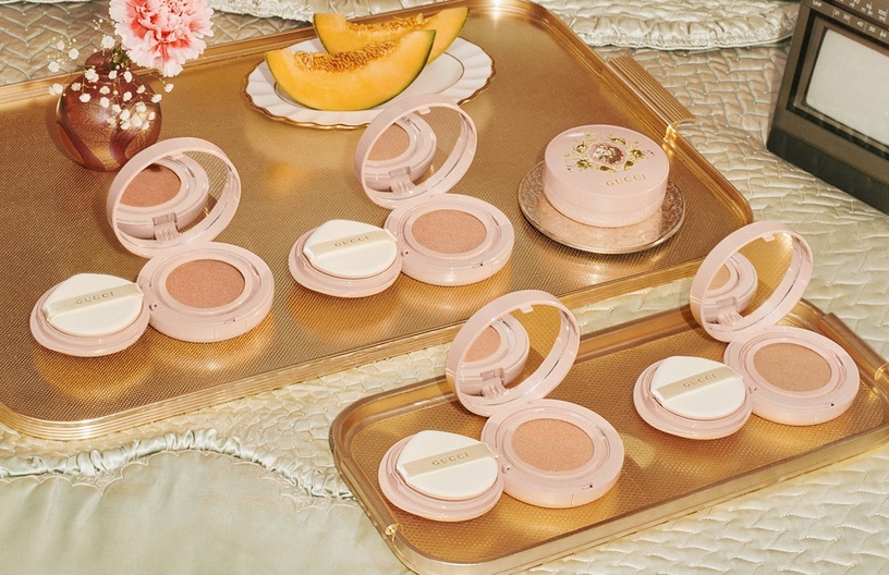 GUCCI首款氣墊登場,絕美嫩粉外殼搭配印花太美