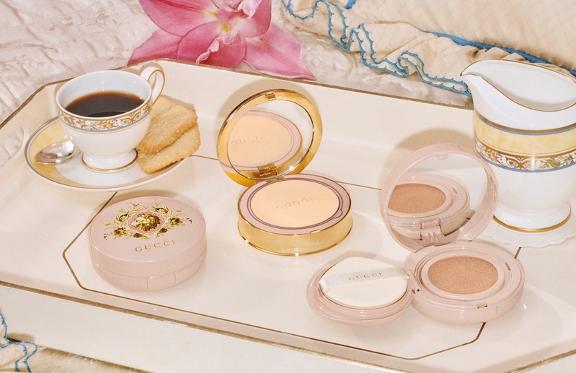 GUCCI首款氣墊登場,絕美嫩粉外殼搭配印花太美
