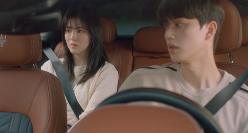 Netflix《無法抗拒的他》宋江追妻火葬場!見娜比被追走他醋了,「今晚最想吻你」桌上忘情擁吻