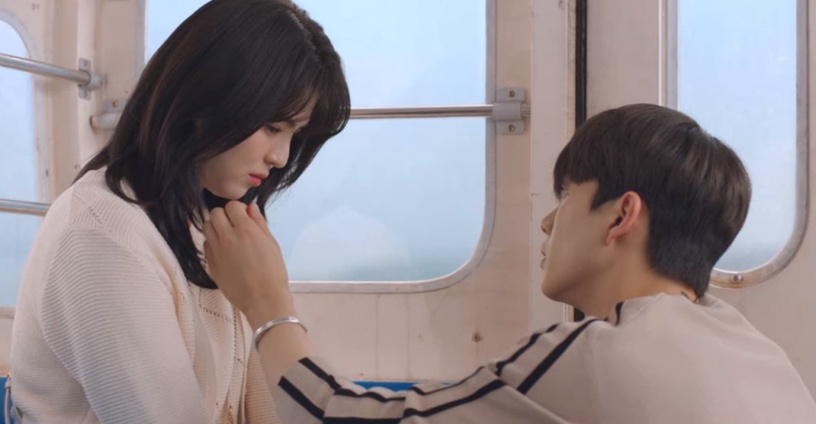 Netflix《無法抗拒的他》宋江追妻火葬場!見娜比被追走他醋了,「今晚最想吻你」桌上忘情擁吻