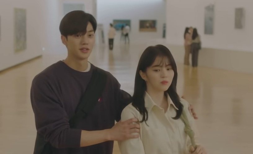 Netflix《無法抗拒的他》宋江追妻火葬場!見娜比被追走他醋了,「今晚最想吻你」桌上忘情擁吻