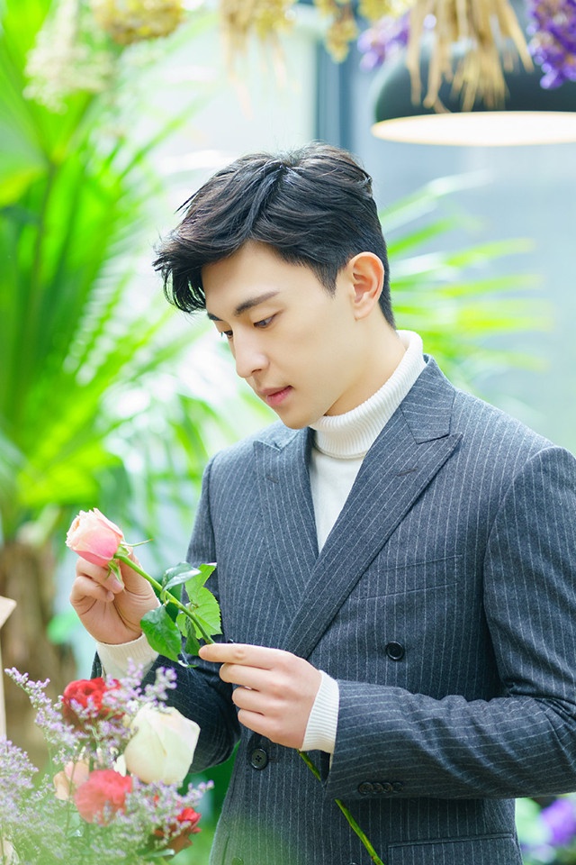 微博票選「致命誘惑力禁慾系」陸劇男主TOP 6:鄧倫 飾演《一千零一夜》柏海