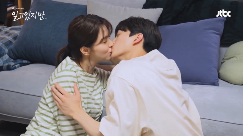 Netflix《無法抗拒的他》宋江、韓素希19禁吻戲花絮!這幕至少狂親13次、宋江吻不夠?竟問:要親久一點嗎?