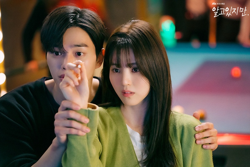 Netflix《無法抗拒的他》宋江8大撩妹招式!肢體接觸&酒吧搭訕有玄機?網:到底看夠蝴蝶了沒?