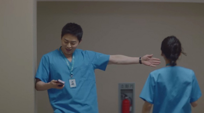 Netflix《機智醫生生活2》網讚最棒的一集!羅莎本人真的會鋼琴?「他喜歡你就會來看你」高甜呼應
