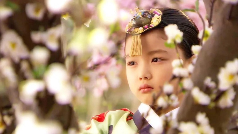 《紅天機》金裕貞5歲-21歲出道成長史!《一枝梅》演韓孝珠童年,《雲畫的月光》最經典