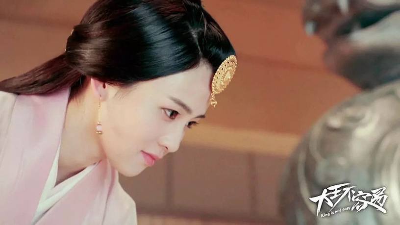 白鹿古裝造型7:白鹿 飾演《大王不容易》妲喜