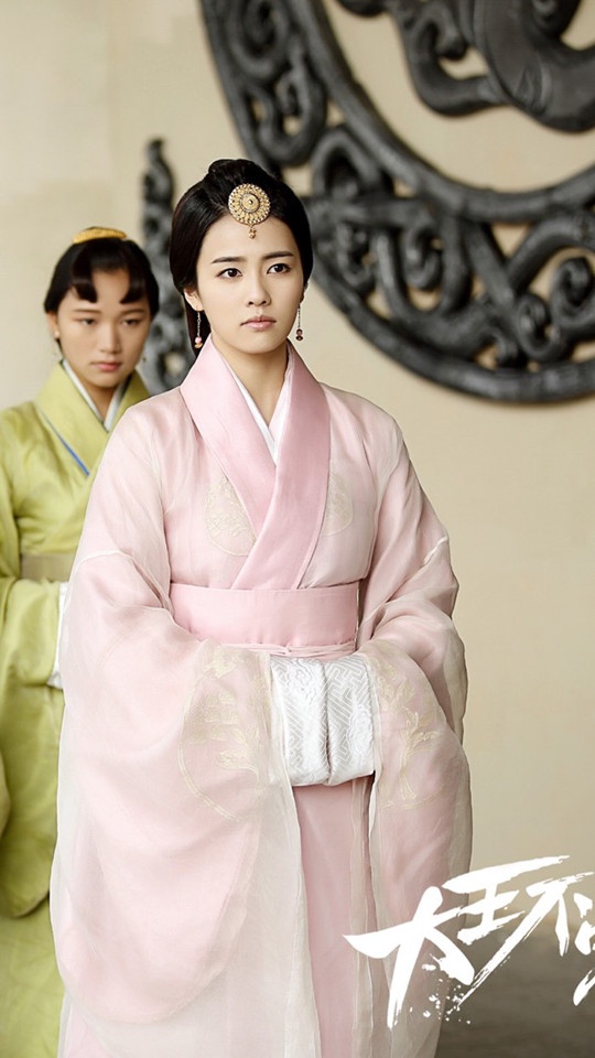 白鹿古裝造型7:白鹿 飾演《大王不容易》妲喜