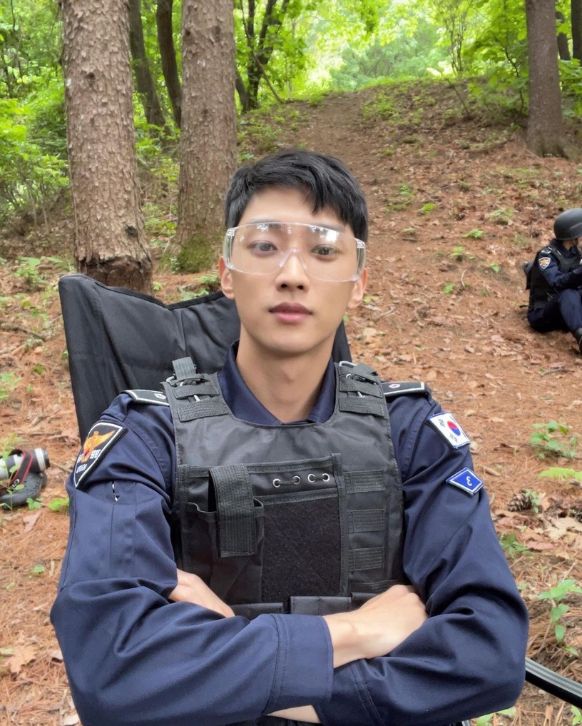關於《警察課程》鄭振永的6件事!曾奪擊劍金牌,憑超強創作實力被封「振多芬」