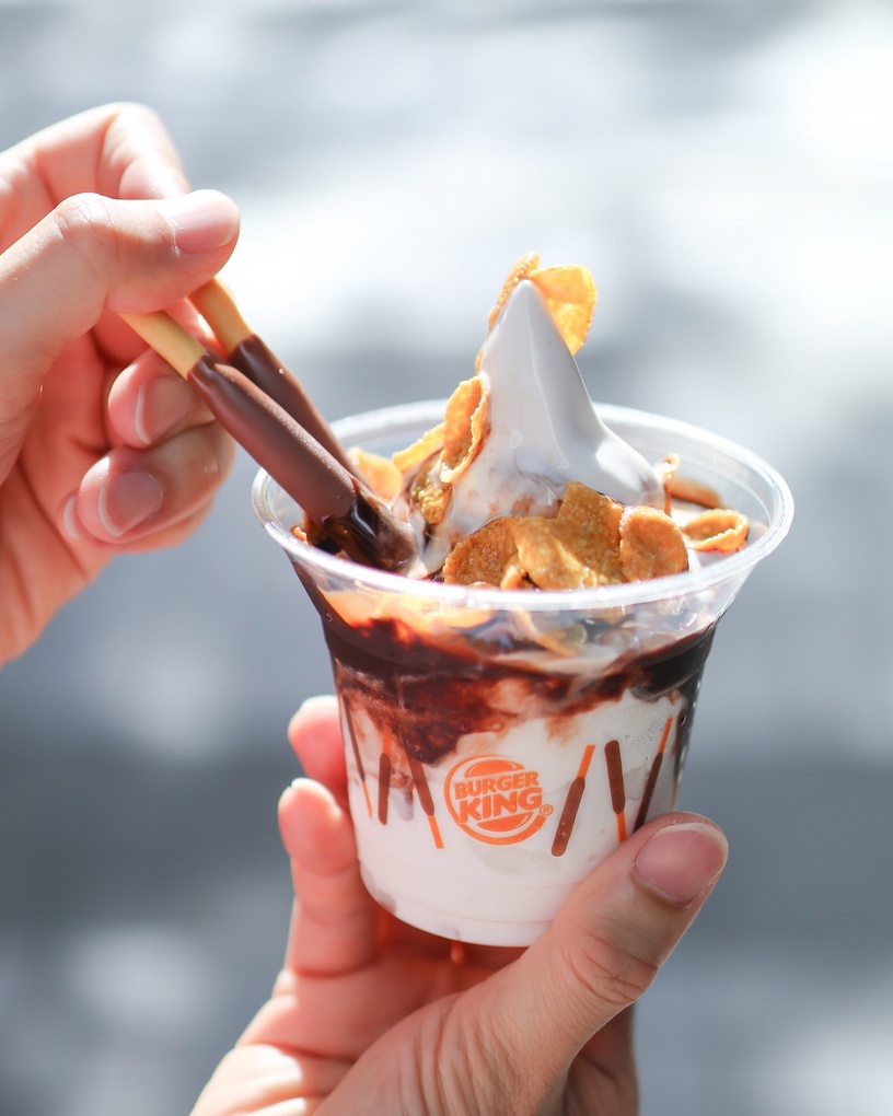 3.8倍巧克力!漢堡王「Pocky 贅沢巧克力聖代」新上市,套餐銅板價加購就能吃