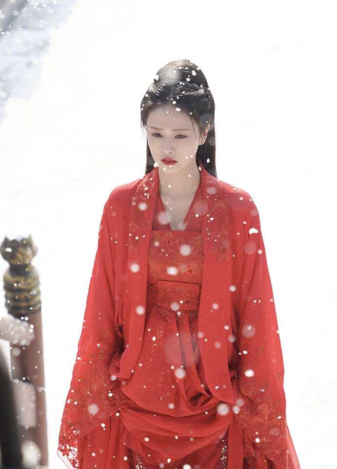 定角陸劇 羅雲熙、白鹿《黑月光拿穩BE劇本》:仙門之女和大魔王的高糖虐戀