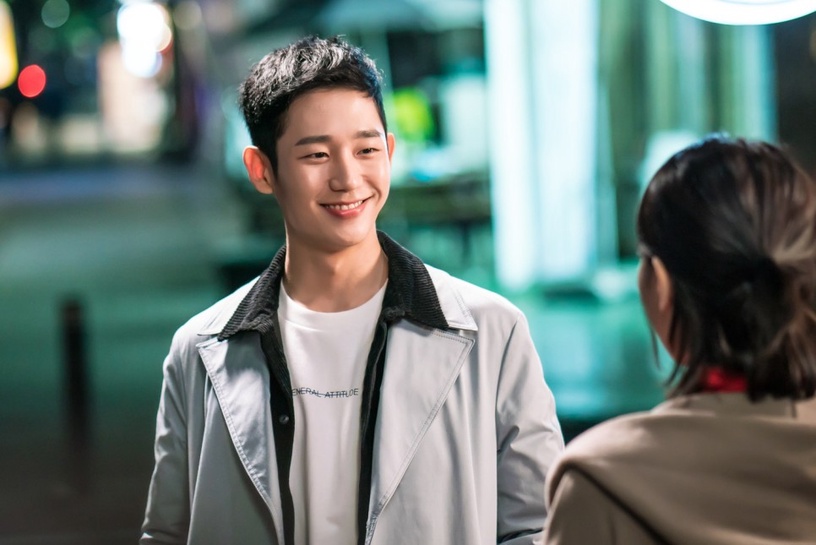 關於《D.P逃兵追緝令》丁海寅的6件事!被封為「國民年下男」,曾因巧克力腹肌登熱搜