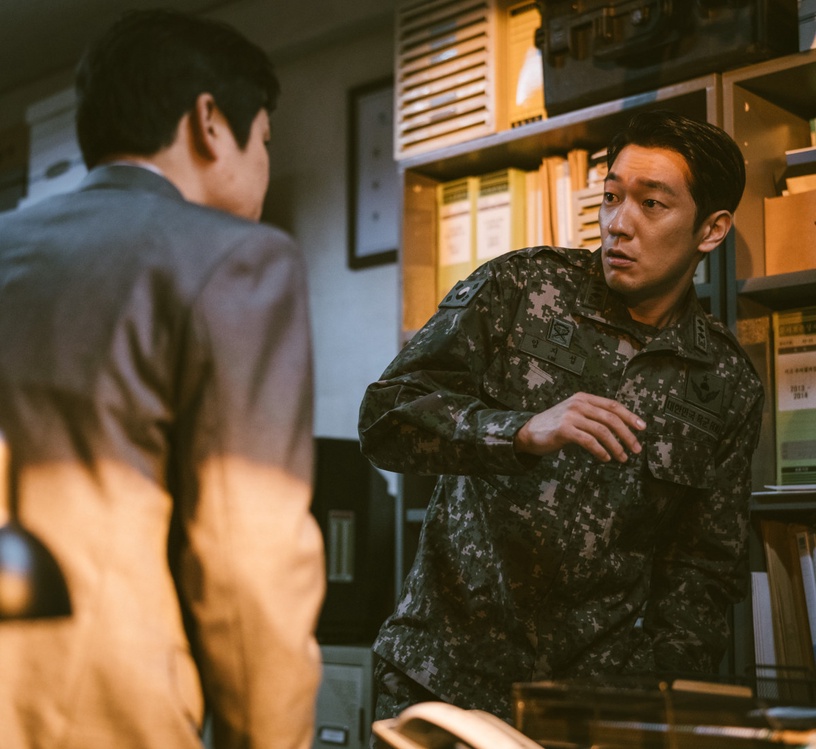 Netflix韓劇《D.P:逃兵追緝令》好多熟面孔!她和秀智好像,還隱藏《雅信傳》首領&《機醫》政源哥!