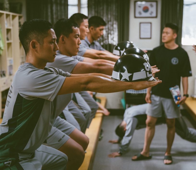 比《D.P:逃兵追緝令》可怕的韓國軍中霸凌!被凌虐還要說「謝謝」、小兵受虐遺照曝光,網全心碎了