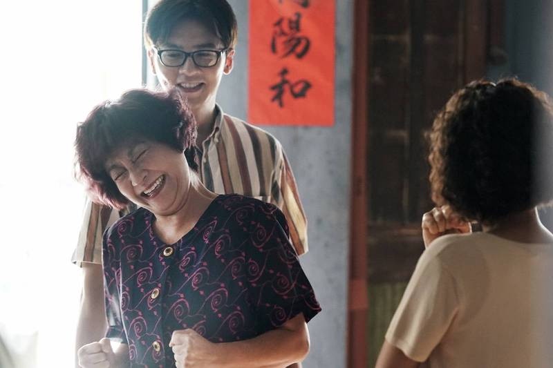 《俗女養成記》這些竟是即興!楊麗音麵攤摸頭、請客李國毅,還有這暴哭細節都臨時加的
