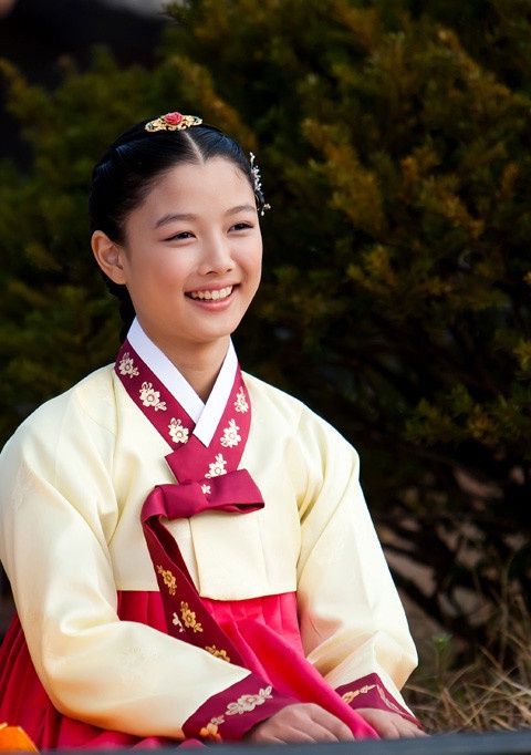 「古裝比時裝更美」韓劇女星!金裕貞《紅天機》造型不輸《雲畫》,韓素希古裝美得驚人
