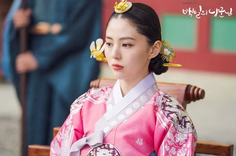 「古裝比時裝更美」韓劇女星!金裕貞《紅天機》造型不輸《雲畫》,韓素希古裝美得驚人