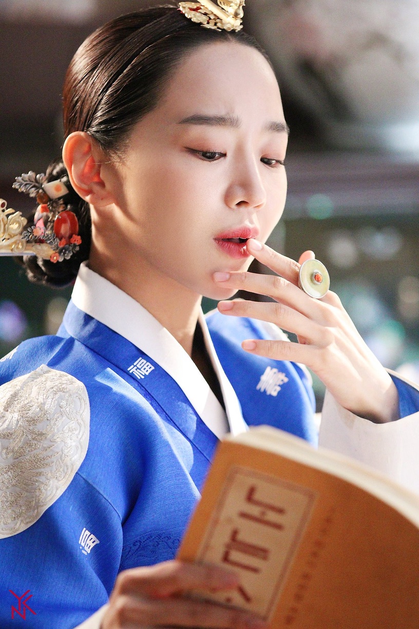 「古裝比時裝更美」韓劇女星!金裕貞《紅天機》造型不輸《雲畫》,韓素希古裝美得驚人