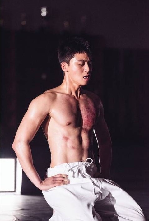 健身教練評「男星健美身材」Top8!《無法抗拒的他》宋江第六、《機智醫生生活2》柳演錫第五,冠軍超大八塊肌,朴敘俊都輸了
