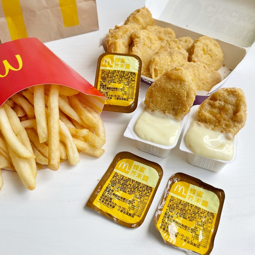 麥當勞蜂蜜芥末醬現身!香甜蜂蜜+微嗆芥末超涮嘴,還有麥當勞薯餅也終於回歸!