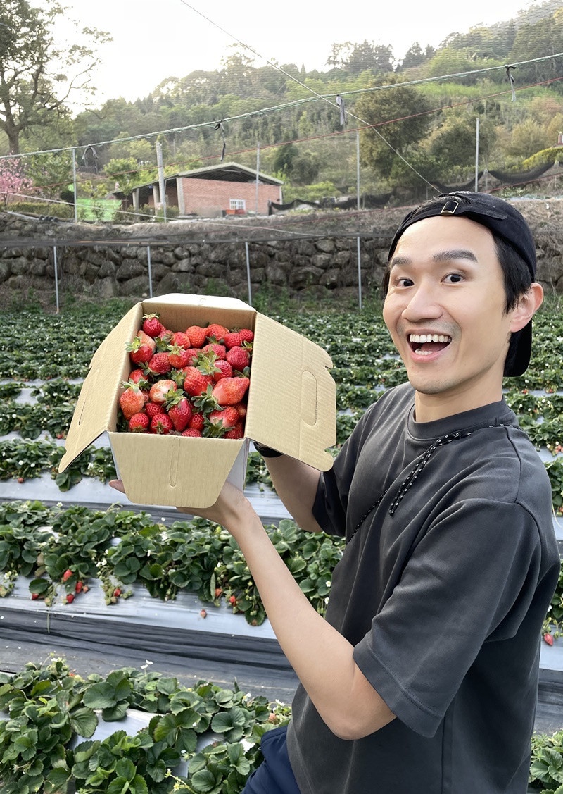 馬來貘來了!國插Cherng首公開18禁照?《國插週報:人間不思議》首展10月在高雄夢時代