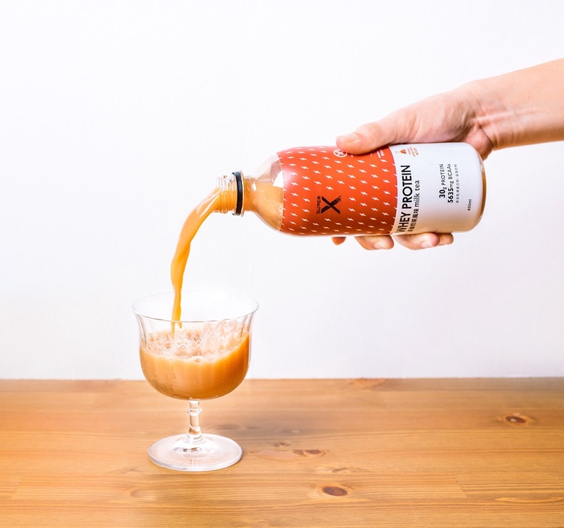 手搖取代正餐!?最健康又美味的奶茶,「Super X頂級分離乳清蛋白飲」低脂又低糖