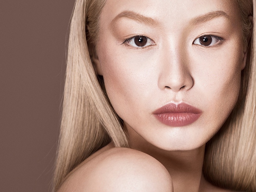 入秋「詐欺小顏」口罩妝2.0!TOM FORD傳授3大底妝魔鬼細節,打造「最上鏡」仿濾鏡妝容